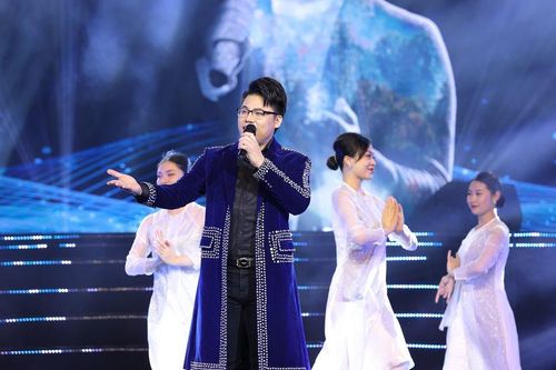 Duy Cường không bị 'lép vế' khi song ca cùng Ngọc Sơn