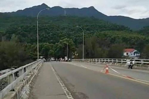 Hỗn chiến giữa đêm khiến 5 người thương vong