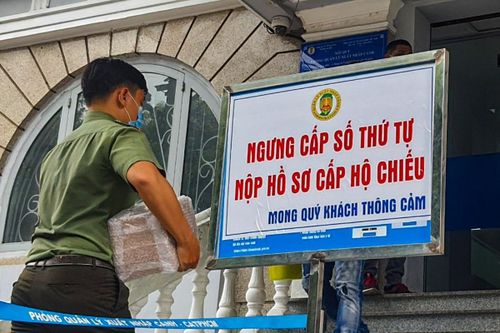 Có phiếu hẹn làm hộ chiếu, người dân TP.HCM vẫn phải quay về