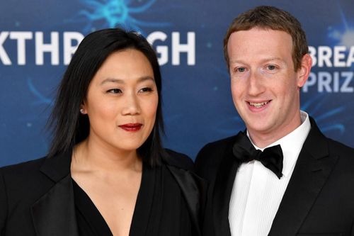Tại sao ông trùm Facebook Zuckerberg không lấy vợ xinh?