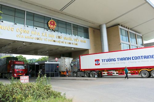 Xuất khẩu nông sản qua cửa khẩu Lào Cai lại bị ngưng trệ