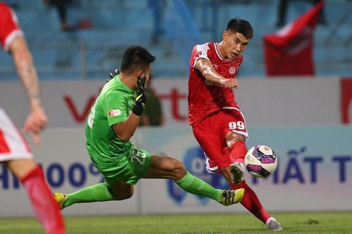 Đôi công nghẹt thở, Viettel thua sốc Hà Tĩnh tại Hàng Đẫy