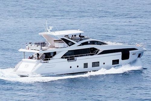 Chuyến du ngoạn của Ronaldo ở Majorca: Đáp máy bay riêng, mang cả du thuyền, siêu xe