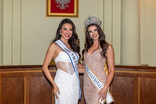 Á hậu Kim Duyên tự tin đọ sắc cùng đương kim Miss Supranational