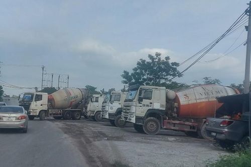 Trạm trộn bê tông không phép ở Phúc Thọ, Hà Nội: Xử lý sao?