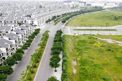 Bất động sản mới nhất: Biệt thự Hà Nội bỏ hoang 'ngáo giá', sẽ không áp dụng khung giá đất, lo ngại về Thông tư 39 yêu cầu kiểm soát tín dụng