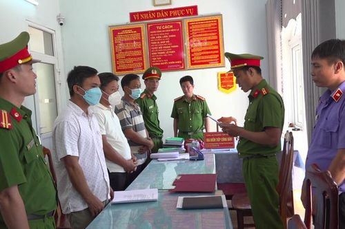 Quảng Nam: 'Kê khống' khối lượng công trình, nguyên chủ tịch xã và 2 giám đốc Công ty bị bắt