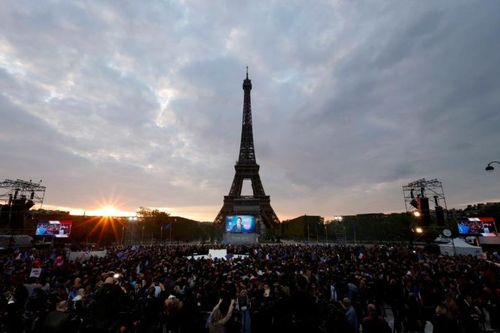 Báo cáo mật tiết lộ tình trạng hoen gỉ của tháp Eiffel