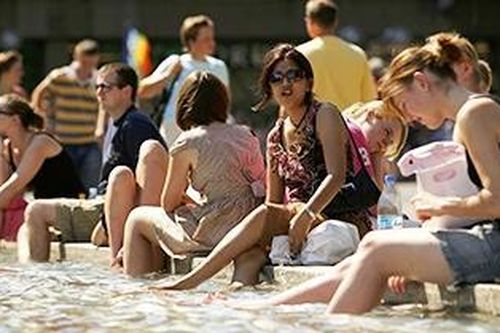 Vì sao nhiều người có xu hướng hành xử tệ khi đi du lịch nước ngoài?