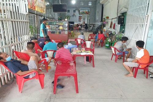 Liên tiếp triệt phá 2 tụ điểm đánh bạc qua mạng tại vùng quê