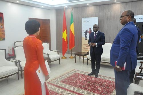 Benin mong muốn tăng cường quan hệ hợp tác với Việt Nam