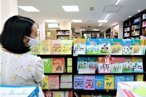 Cải cách giáo dục: Đâu phải chỉ tăng học phí và đổi mới sách giáo khoa?