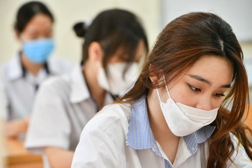 Thí sinh lo lắng, mất ngủ trước môn thi đầu tiên