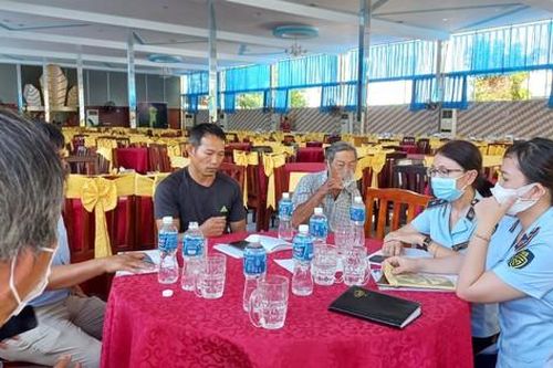 Phụ thu 4,5 triệu đồng cho 18kg hải sản mang từ bên ngoài, nhà hàng có lấy đắt?