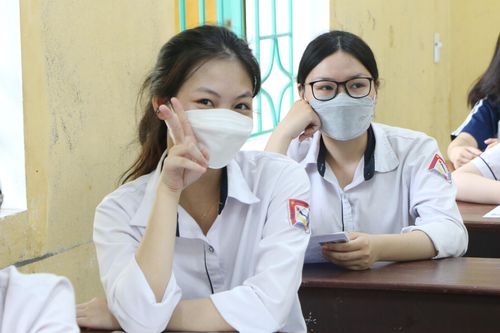 Thí sinh tự tin chúc nhau vượt vũ môn