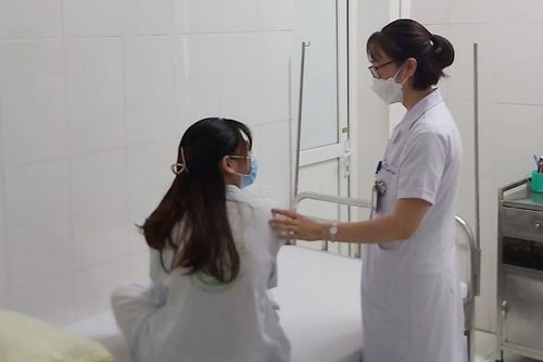 Chuyện người mẹ 21 tuổi rạch bụng tự sát sau khi sinh con đầu lòng