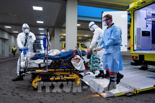 Bệnh viện tại Đức thiếu nhân viên do số ca mắc COVID-19 tăng trở lại