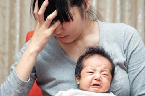 Nữ sinh Quảng Bình trầm cảm sau sinh tự cầm dao rạch bụng