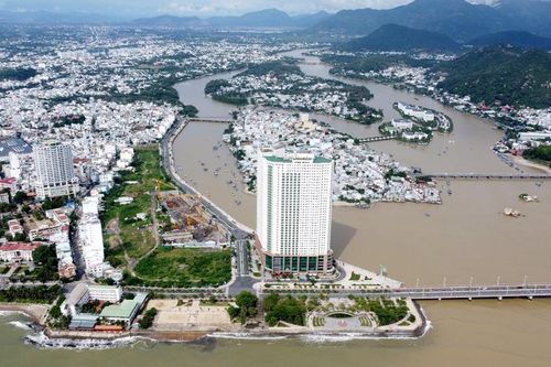 Gần 8.000 tỷ đồng 'rót' vào thị trường bất động sản Khánh Hòa