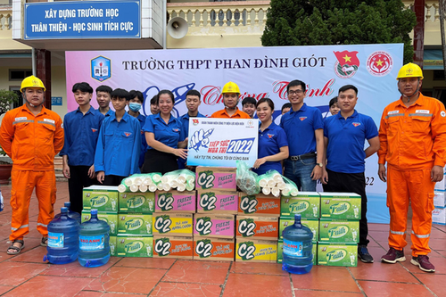 Đoàn Thanh niên Công ty Điện lực Điện Biên tiếp sức mùa thi năm 2022