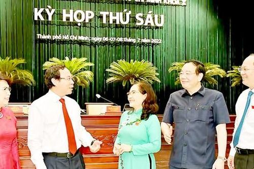 Khai mạc kỳ họp thứ 6 HĐND TPHCM khóa X: Lo lắng tình hình giải ngân vốn đầu tư công thấp