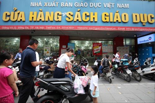 Vì sao người đứng đầu NXB Giáo dục Việt Nam bị kỷ luật cảnh cáo?