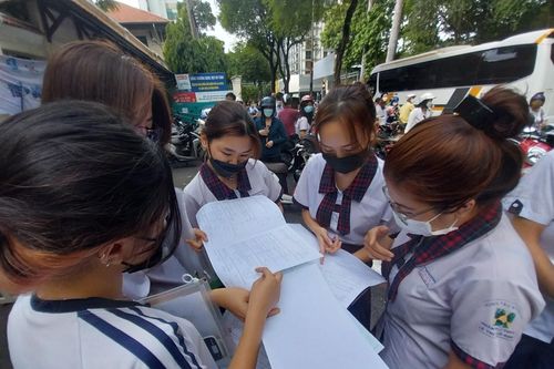 Đề thi Toán bám sát đề minh họa, nhiều thí sinh dễ lấy điểm cao