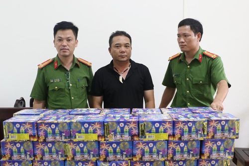 Nghệ An: Triệt phá đường dây buôn pháo lậu xuyên Việt