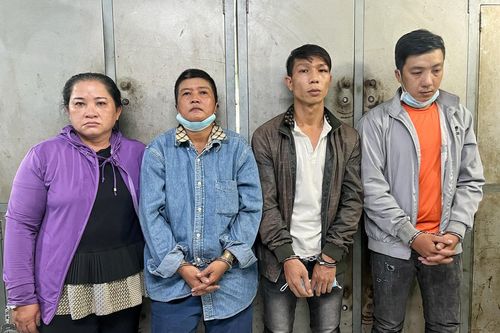 TP Hồ Chí Minh: Bắt băng nhóm chuyên móc túi trước cổng bệnh viện