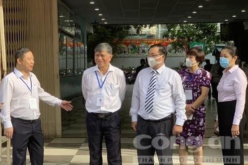 Phó Chủ tịch TPHCM Dương Anh Đức kiểm tra công tác tổ chức thi THPT