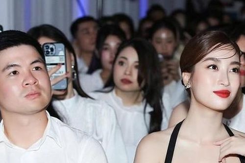 Hoa hậu Đỗ Mỹ Linh được Chủ tịch CLB Bóng đá Hà Nội cầu hôn