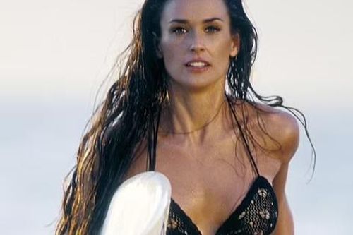 Minh tinh Demi Moore diện bikini khoe dáng nuột đáng ngưỡng mộ ở tuổi 60