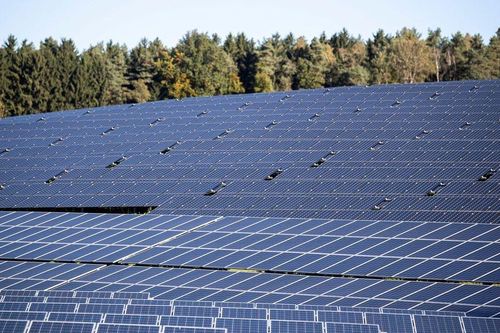 Đức: Năng lượng tái tạo cung cấp 49% điện năng trong nửa đầu năm 2022