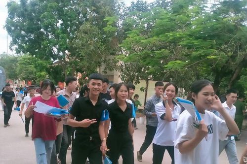 Nhiều thí sinh Nghệ An tự tin với bài thi môn tổ hợp Kỳ thi THPT 2022
