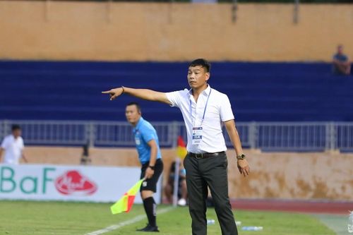 HLV Nguyễn Huy Hoàng: 'Bản lĩnh, sự kiên cường đã giúp đội bóng xứ Nghệ giành chiến thắng'