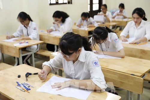 Kỳ thi tuyển sinh vào lớp 10 tại Hà Nội: Điểm chuẩn dự kiến sẽ tăng nhẹ