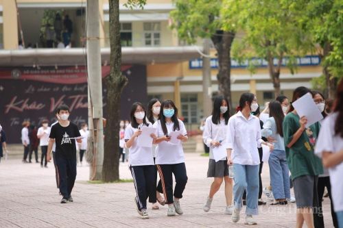 Đề thi tốt nghiệp THPT tổ hợp khoa học tự nhiên khá khó, khoa học xã hội 'dễ thở'