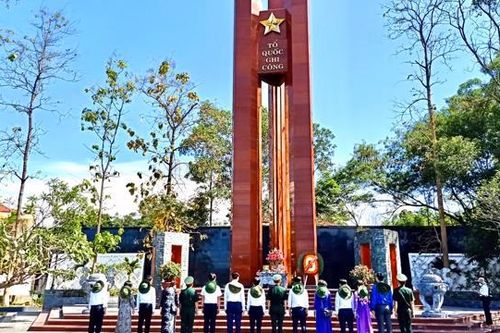Cấp bằng 'Tổ quốc ghi công' cho 182 liệt sĩ