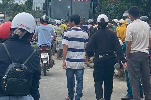Phát hiện người đàn ông tử vong bất thường trên xe khách ở Đắk Lắk