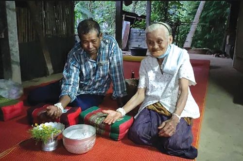 Cặp 'đũa lệch' có 'tình yêu sét đánh'