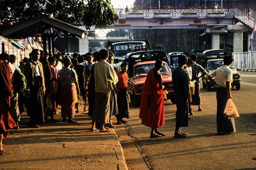 Ảnh để đời về đất nước Myanmar năm 1992