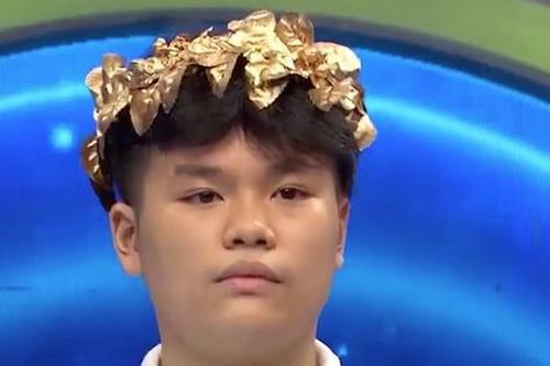 Nam sinh trường Ams giành vòng nguyệt quế Olympia với điểm số cách biệt