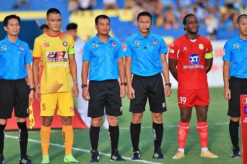 'Sếp' Ban trọng tài lên tiếng về 2 sự cố ở vòng 6 V-League