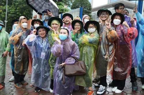 Những 'người hùng thầm lặng' mùa thi tốt nghiệp THPT