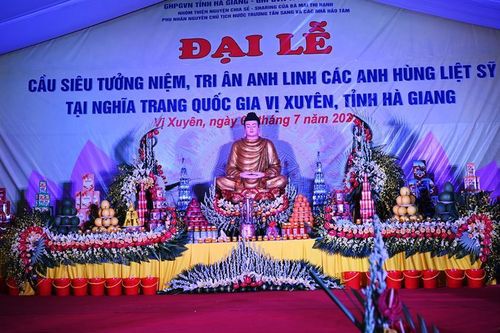 Hà Giang: Đại lễ cầu siêu tưởng niệm các anh hùng liệt sĩ tại Nghĩa trang Quốc gia Vị Xuyên