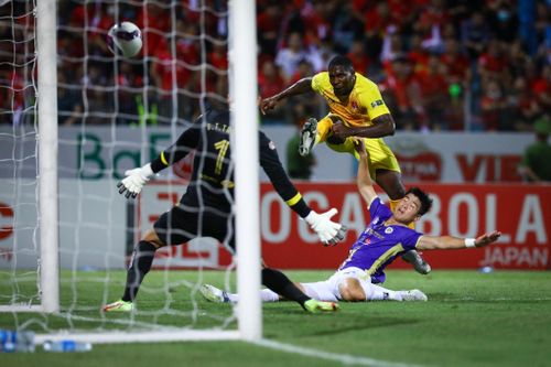 Rimario Gordon qua mặt Duy Mạnh