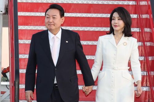 Đệ nhất phu nhân Hàn Quốc hào nhoáng từ phong cách