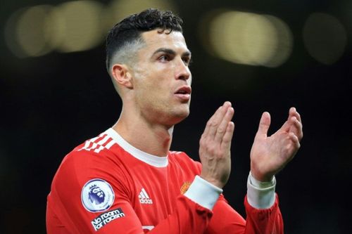 Ronaldo không rời MU