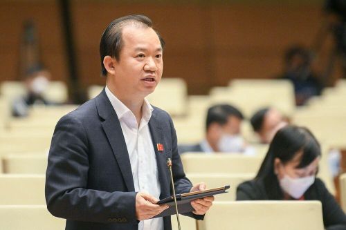 ĐBQH Bùi Hoài Sơn: 'Nghệ sĩ, người nổi tiếng nhất thiết phải giữ gìn hình ảnh của mình'