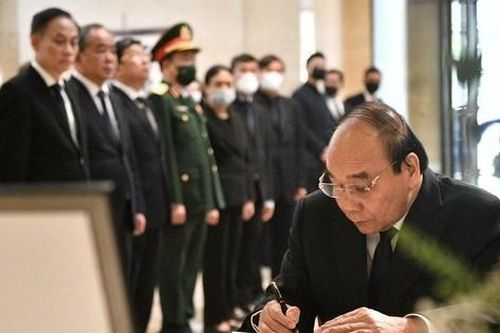 Lời Chủ tịch nước Nguyễn Xuân Phúc viết trên sổ tang ông Abe